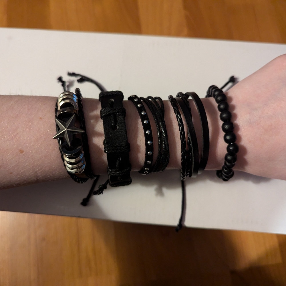 9 Piece Emo/Goth/Punk Black Bracelets W/ Skulls & Stars + Vampirefreaks Bracelet